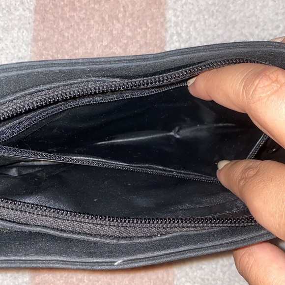 Beaded Floral Embroidered Shoulder Bag - Picture 9 of 11